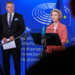 El comisario Maroš Šefčovič y la presidenta de la Comisión, Ursula von der Leyen, en Estrasburgo. © European Union, 2025.